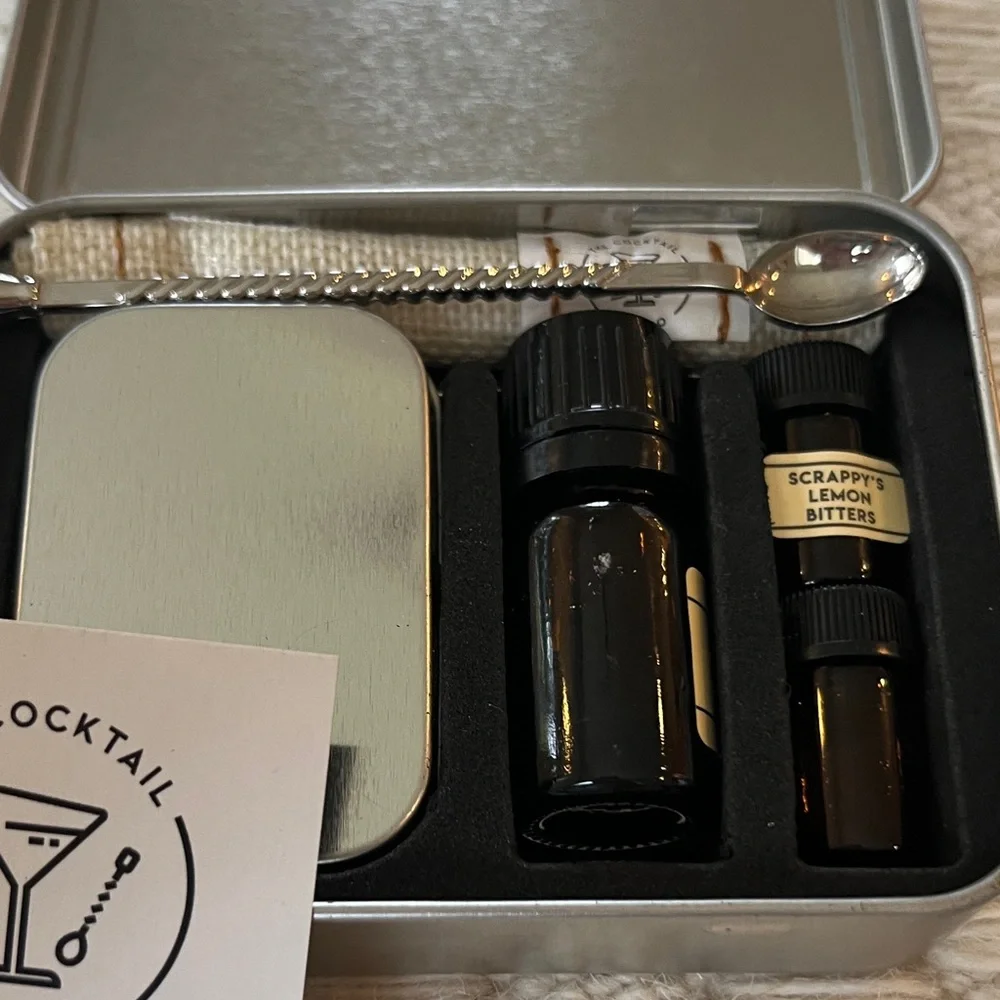 NIB The Cocktail Box Co has Champagne Cocktail Kit